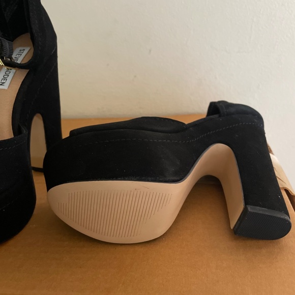 Steve Madden 5.5 Black Suede Leather GRETTTA Ankle-wrap Platform Sandals - Picture 8 of 10